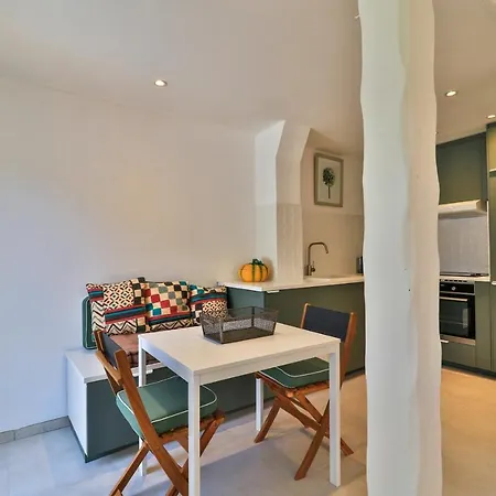 Emerald Beach Apartment