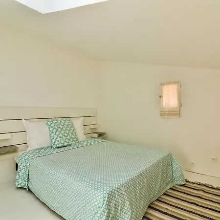 Emerald Beach Apartment