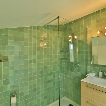 Emerald Beach Apartment